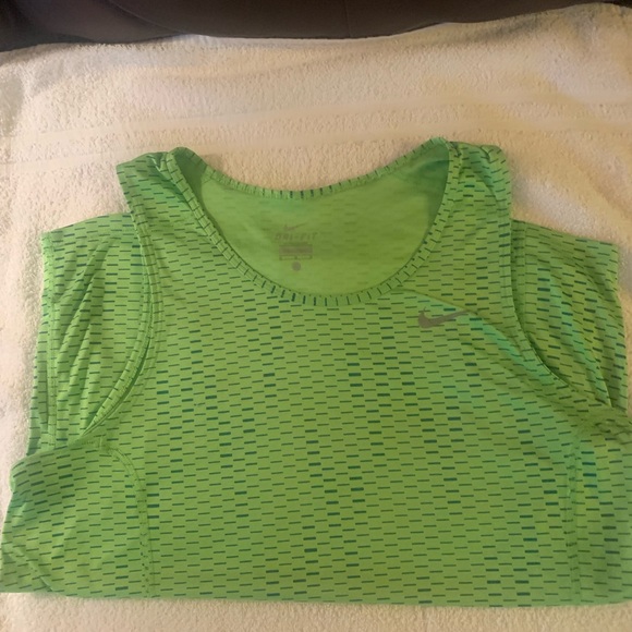 Nike Tank - Picture 3 of 10
